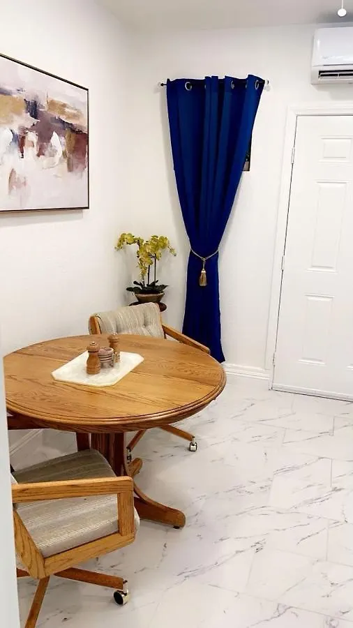 Guest House , 5 Min Away From Las Airport. Λας Βέγκας 0*,