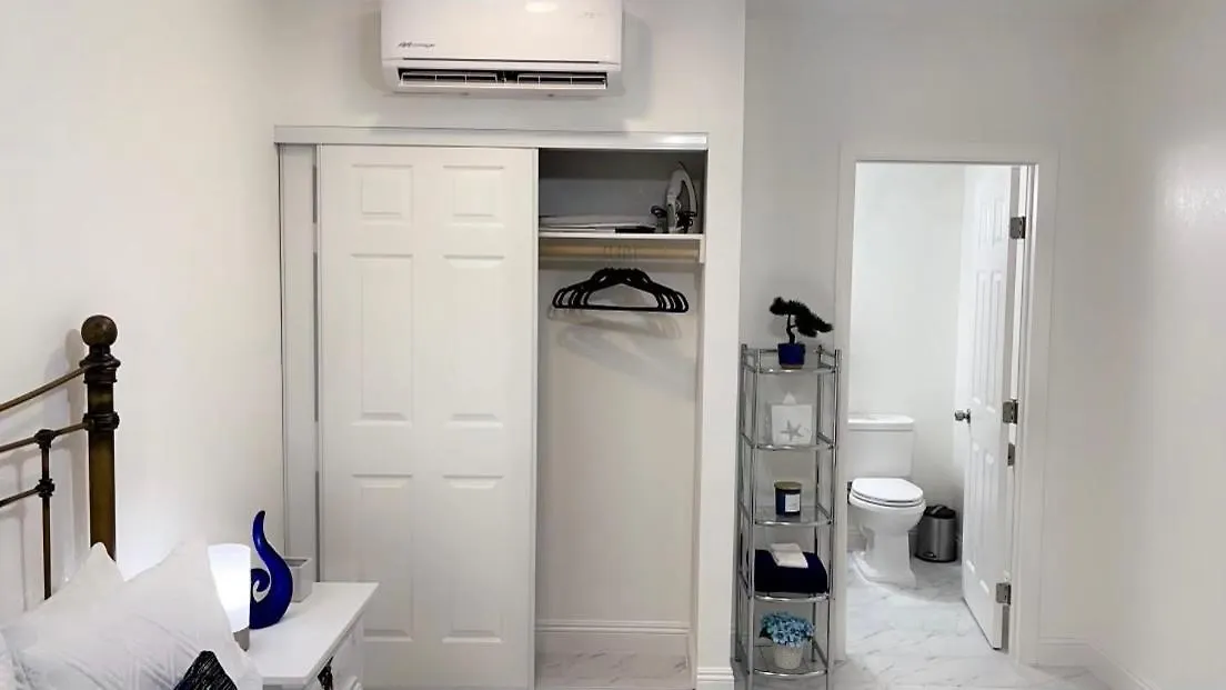 Guest House , 5 Min Away From Las Airport. Las Vegas